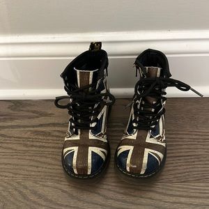 Pre owned dr martens British flag boots toddler 11 us